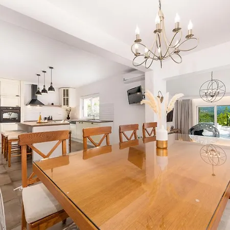 Luxury Divina-exceptional Privacy Villa *